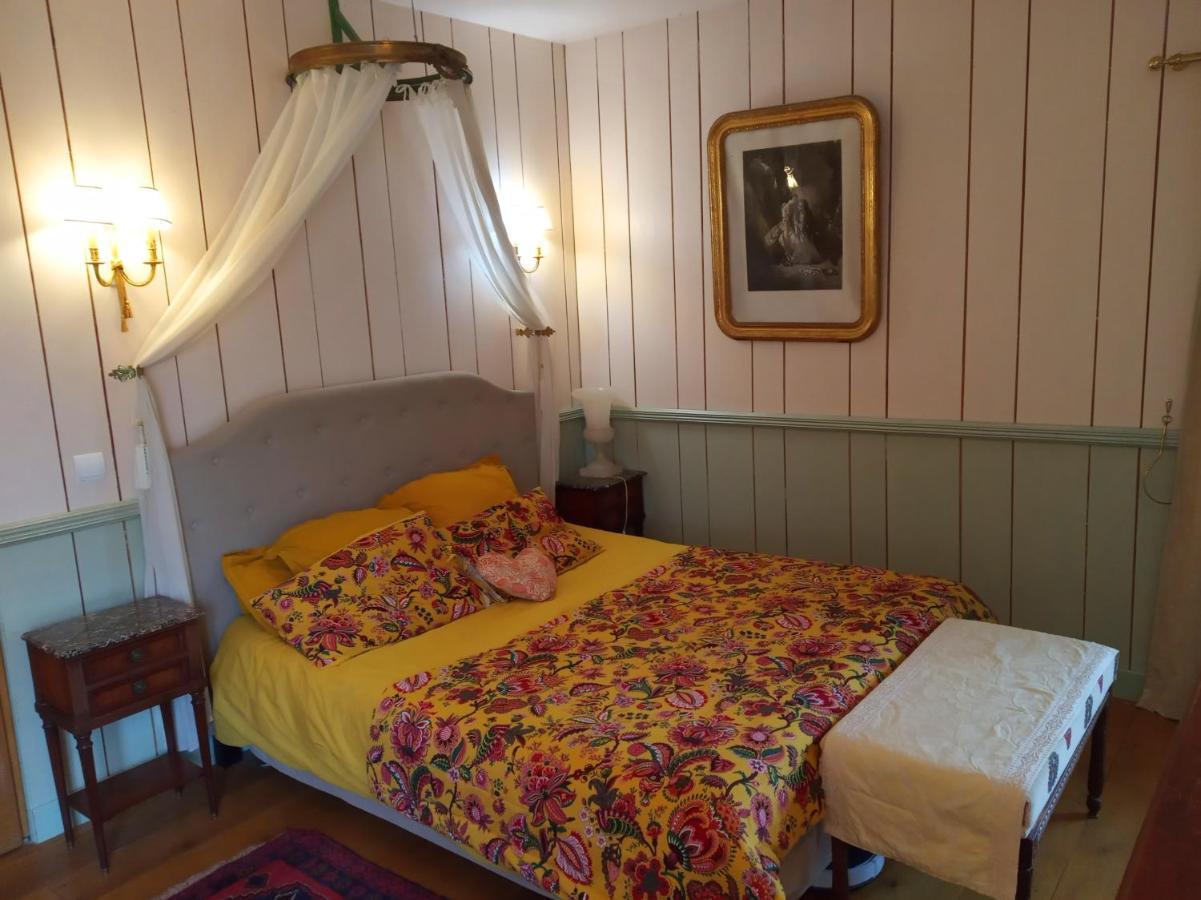 Chambre D'Hotes La Grenade Bleue Pons Exterior photo