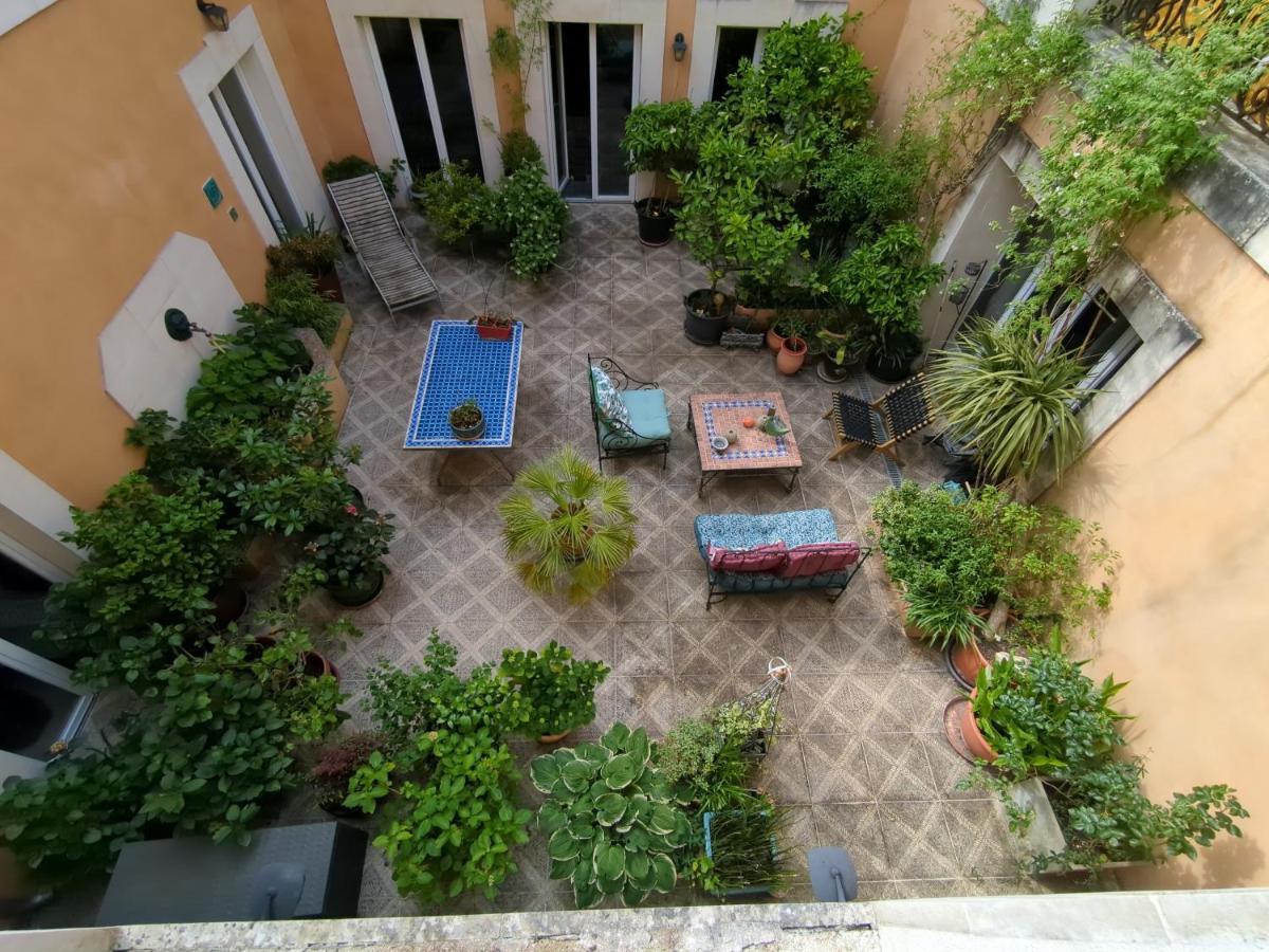 Chambre D'Hotes La Grenade Bleue Pons Exterior photo